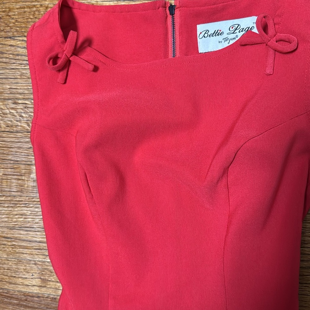 Bettie Page by Tatyana Red Fitted Pencil Dress - Picture 4 of 8